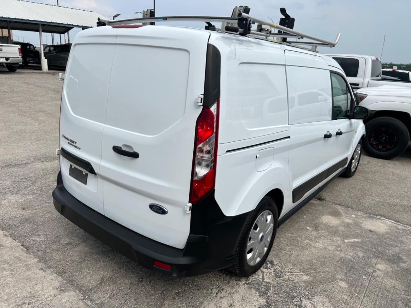 2020 White Ford Transit Connect Cargo Van XL LWB w/Rear 180 Degree Door (NM0LS7E25L1) with an 2.5L L4 DOHC 16V engine, 6A transmission, located at 1687 Business 35 S, New Braunfels, TX, 78130, (830) 625-7159, 29.655487, -98.051491 - Photo#5